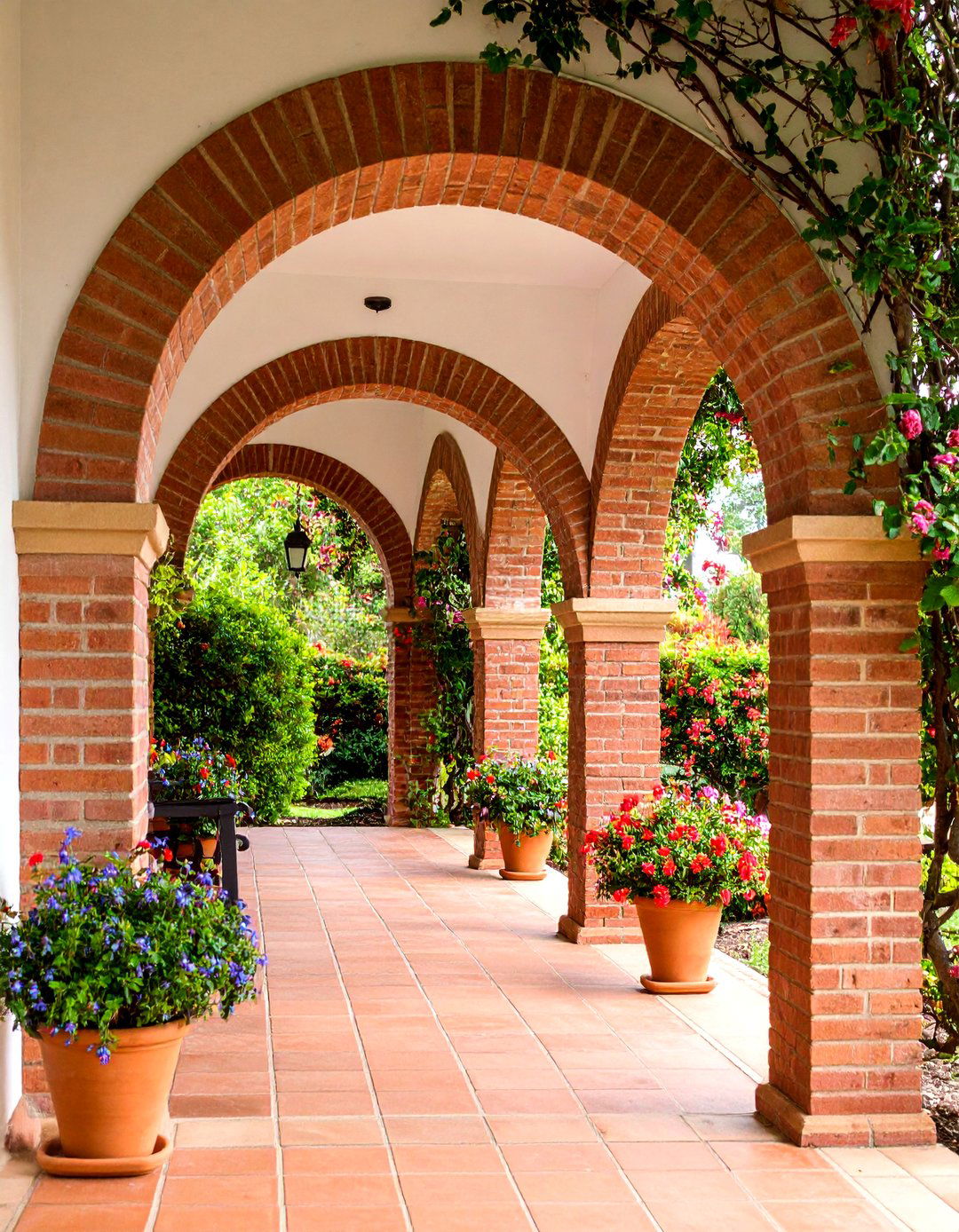 Arched Brick Porch Design - 25 Brick Porch Ideas