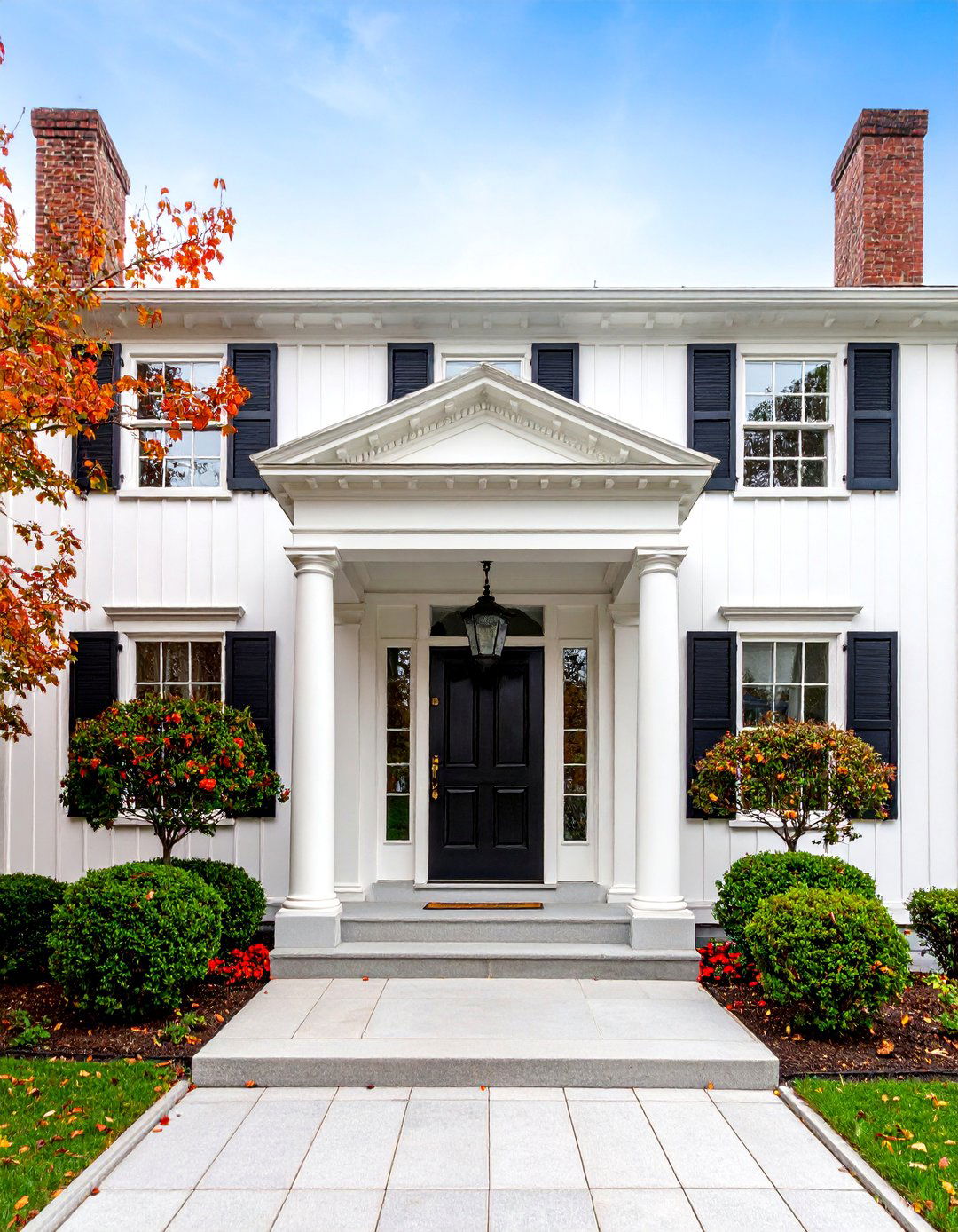 Benjamin Moore Simply White Classic Colonial Revival - 25 Off-white Paint Colors for Home Exteriors