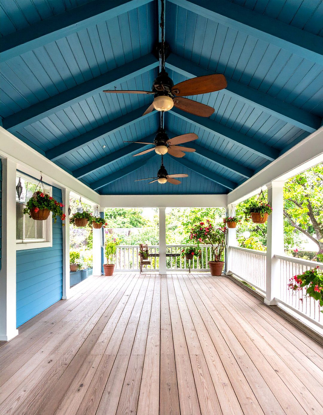 Black Ceiling Porch with Dramatic Overhead Design - 25 Black Porch Ideas