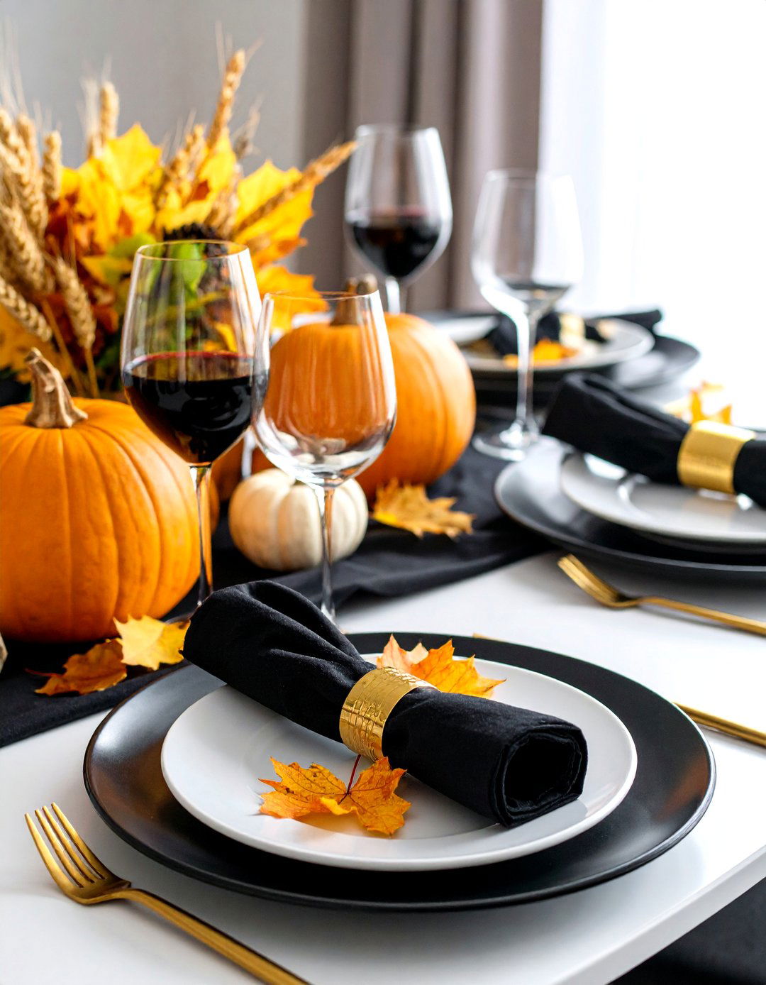 Black and White Modern Thanksgiving Setting - 25 Thanksgiving Table Settings