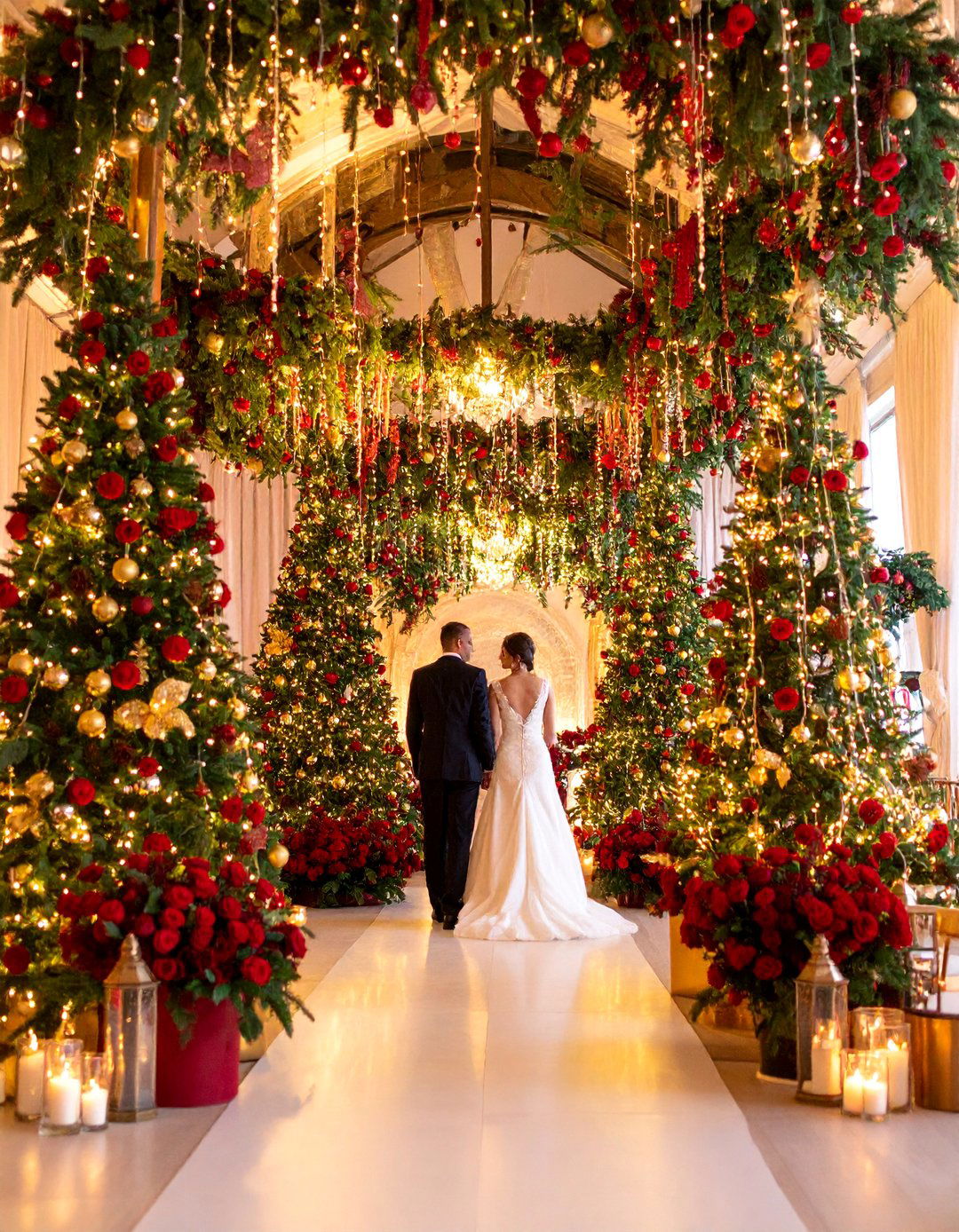 Classic Christmas Wedding Theme - 25 Winter Wedding Ideas