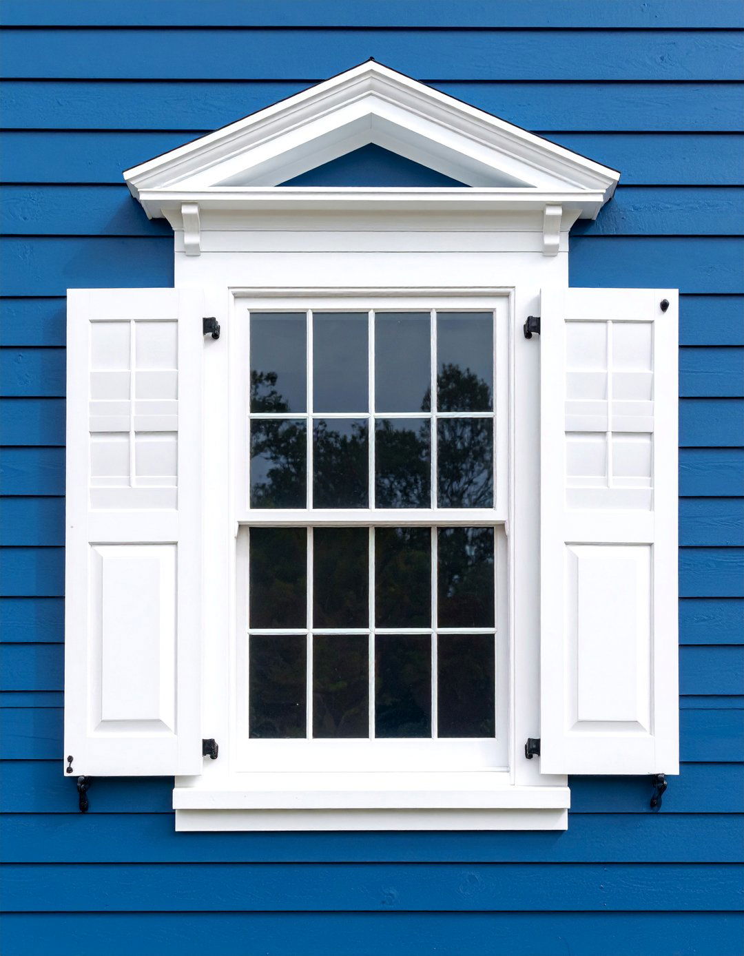Classic White Colonial Window Trim - 25 Exterior Window Trim Ideas