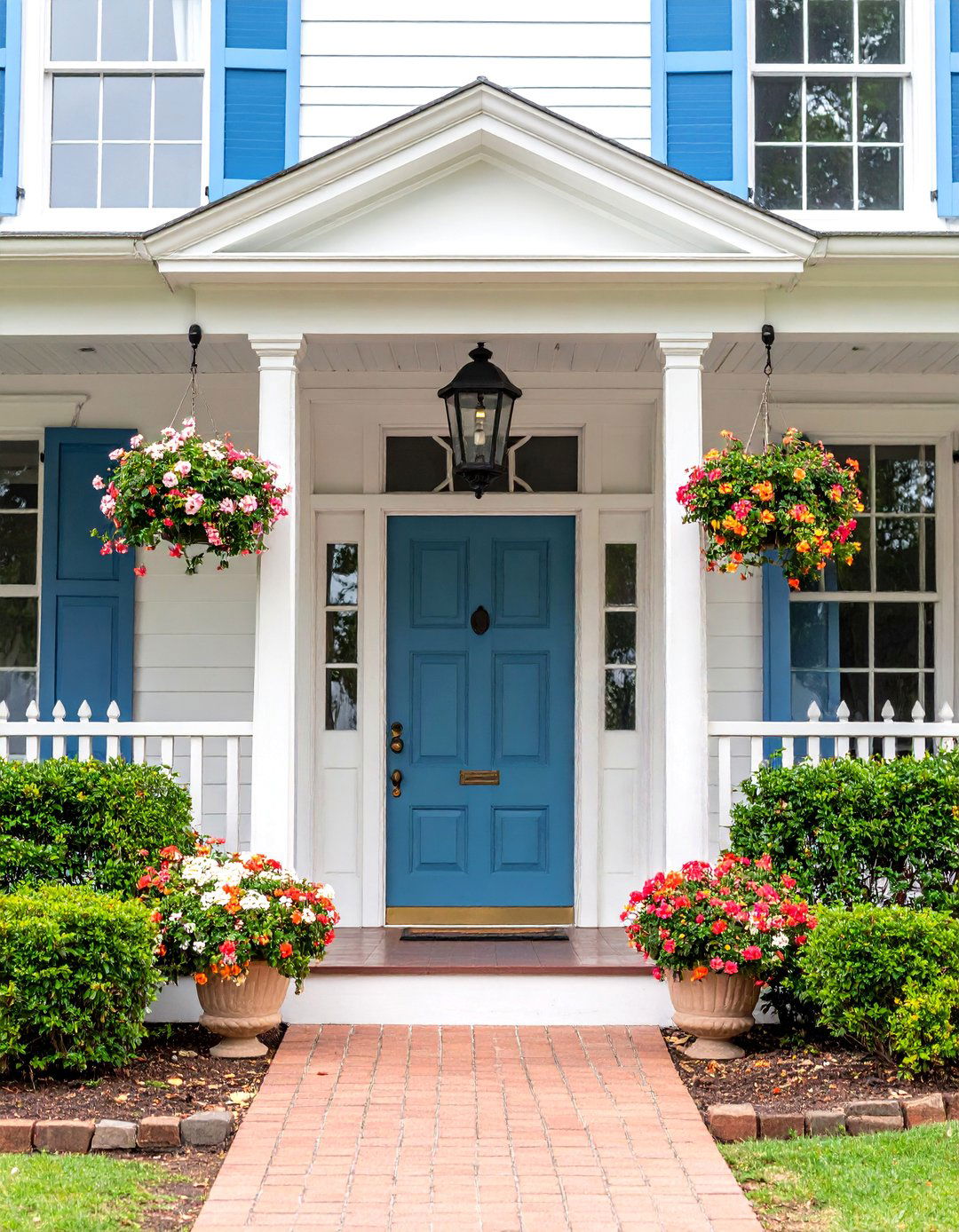 Colonial Carriage House Lights - 25 Front Porch Lighting Ideas