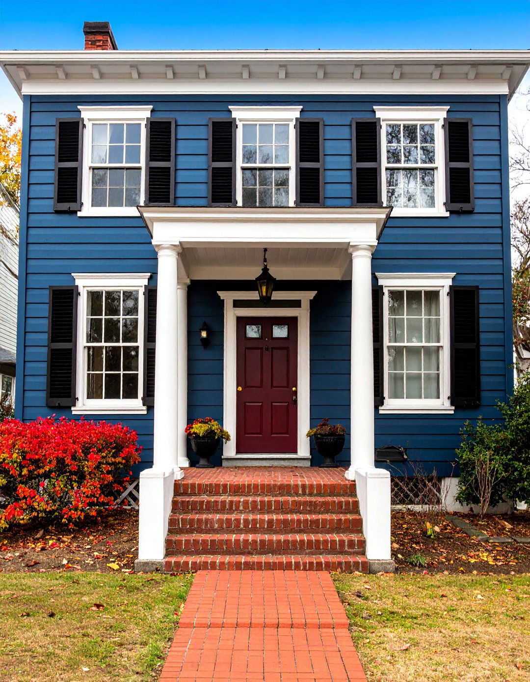 Colonial Style Navy Blue House with Black Shutters - 25 Dark Blue House With Black Trim