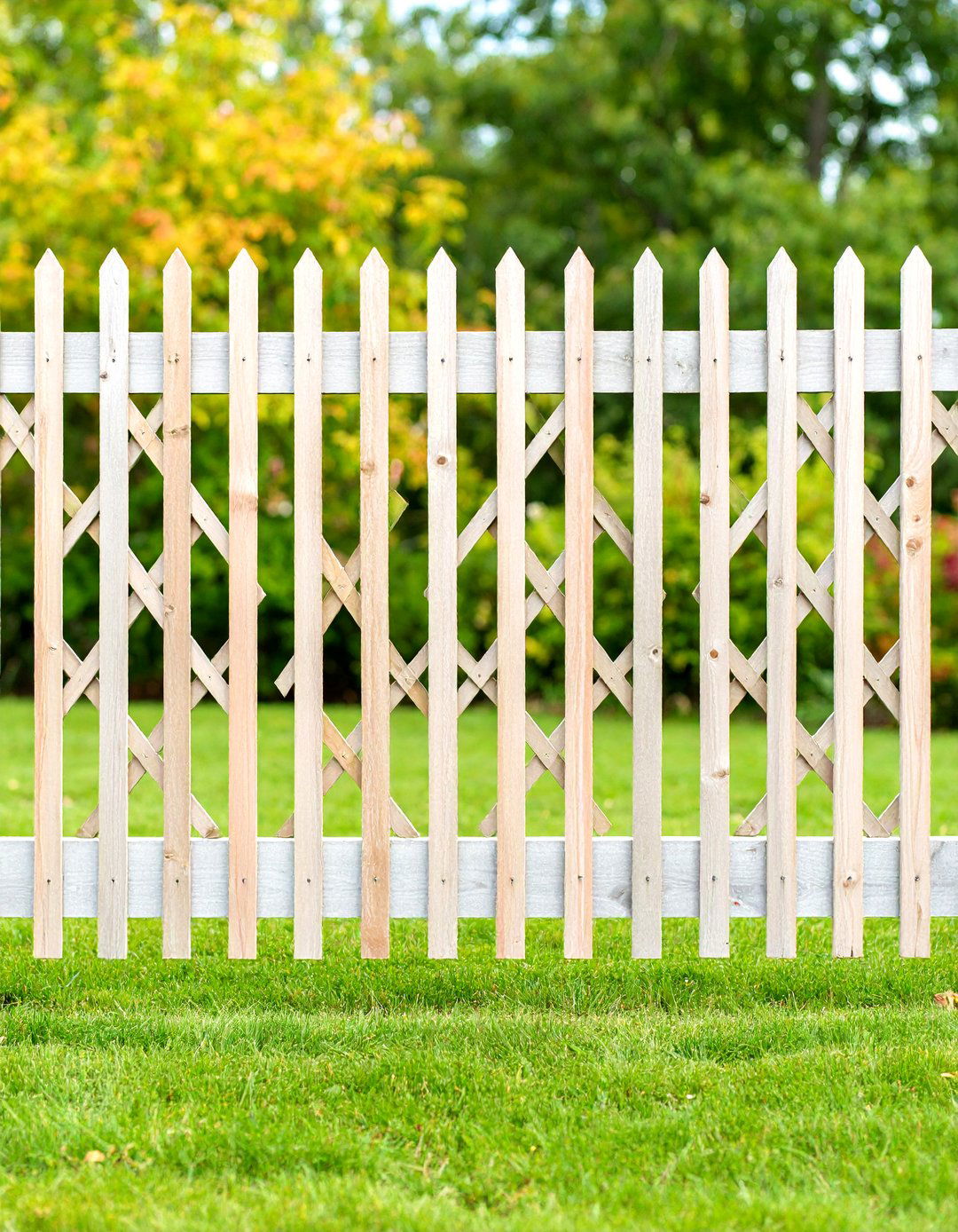 Farmhouse Style Weathered Lattice - 25 Deck Lattice Ideas