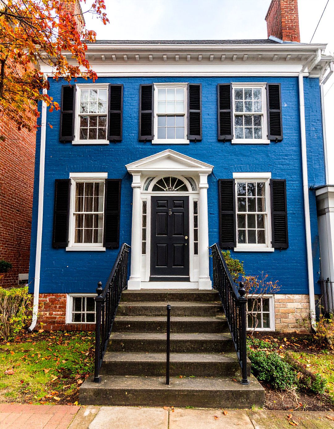 Federal Style Dark Blue with Black Shutters and Fanlight - 25 Dark Blue House With Black Trim