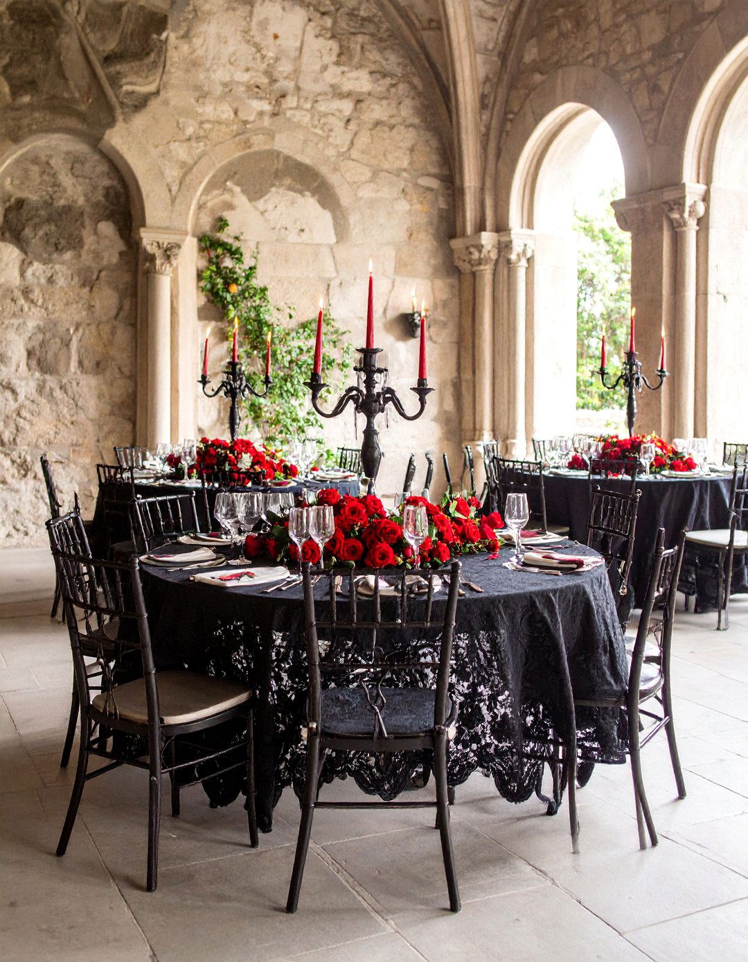 Gothic Romance Wedding Theme - 25 Black-Themed Wedding Ideas