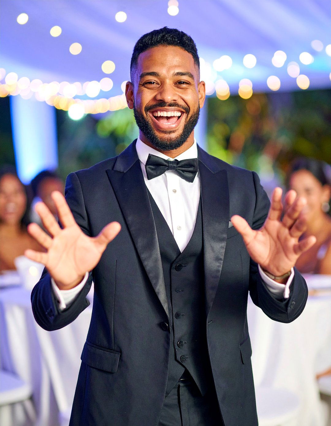 Interactive Magician Close Up Entertainment - 25 Wedding Entertainment Ideas
