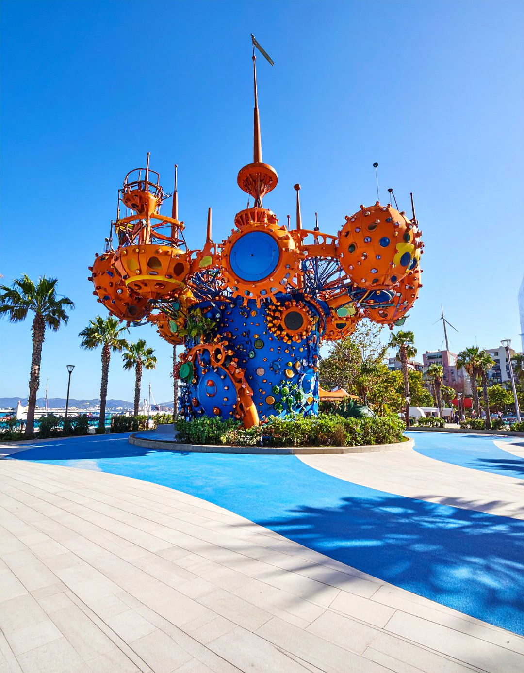 Kinetic Murals with Moving Elements - 25 Interactive Murals