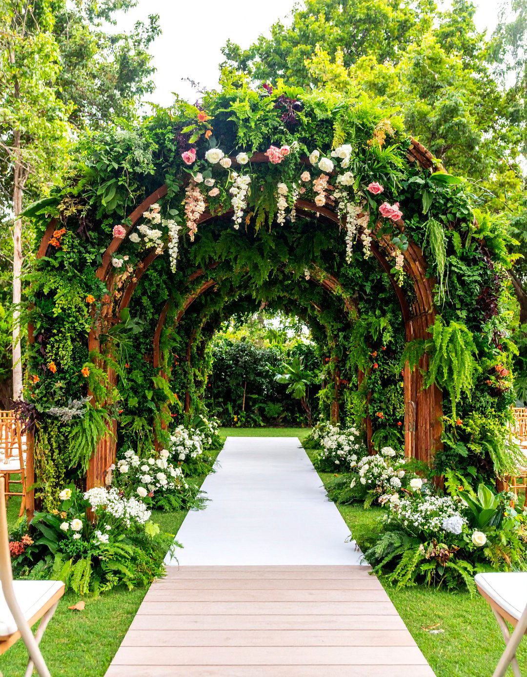 Living Wall Wedding Arch - 25 Wedding Arch Ideas