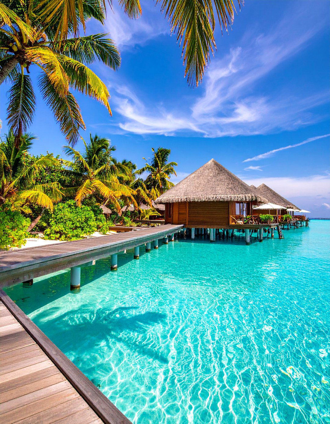 Maldivian Overwater Lagoon Style - 25 Lagoon Pool Ideas