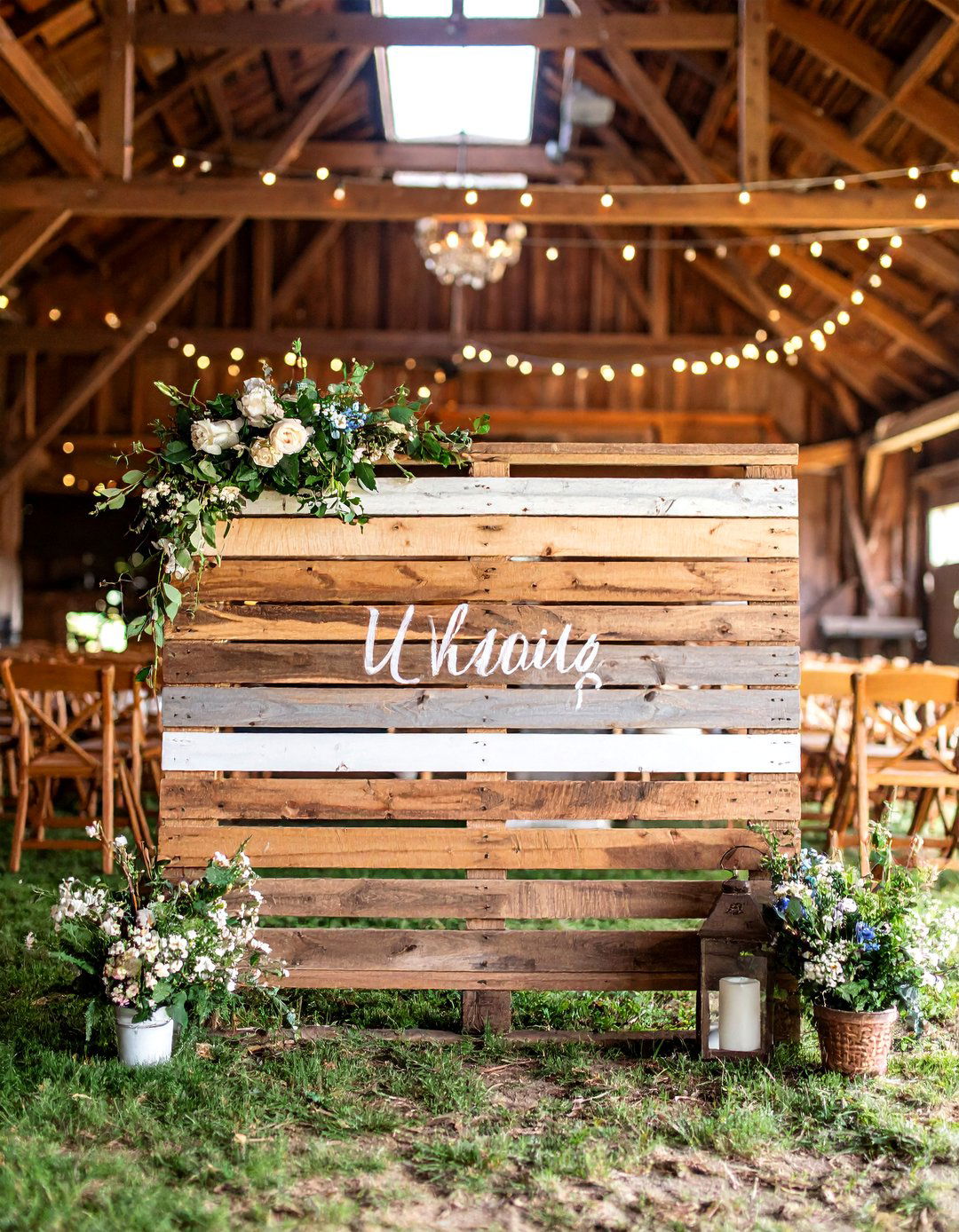 Pallet Wood Wedding Sign with Distressed Finish - 25 Wedding Sign Ideas