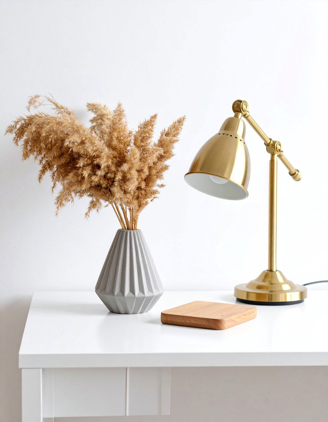 Pampas Grass Modern Office Desk Accent - 25 Pampas Grass Decor Ideas