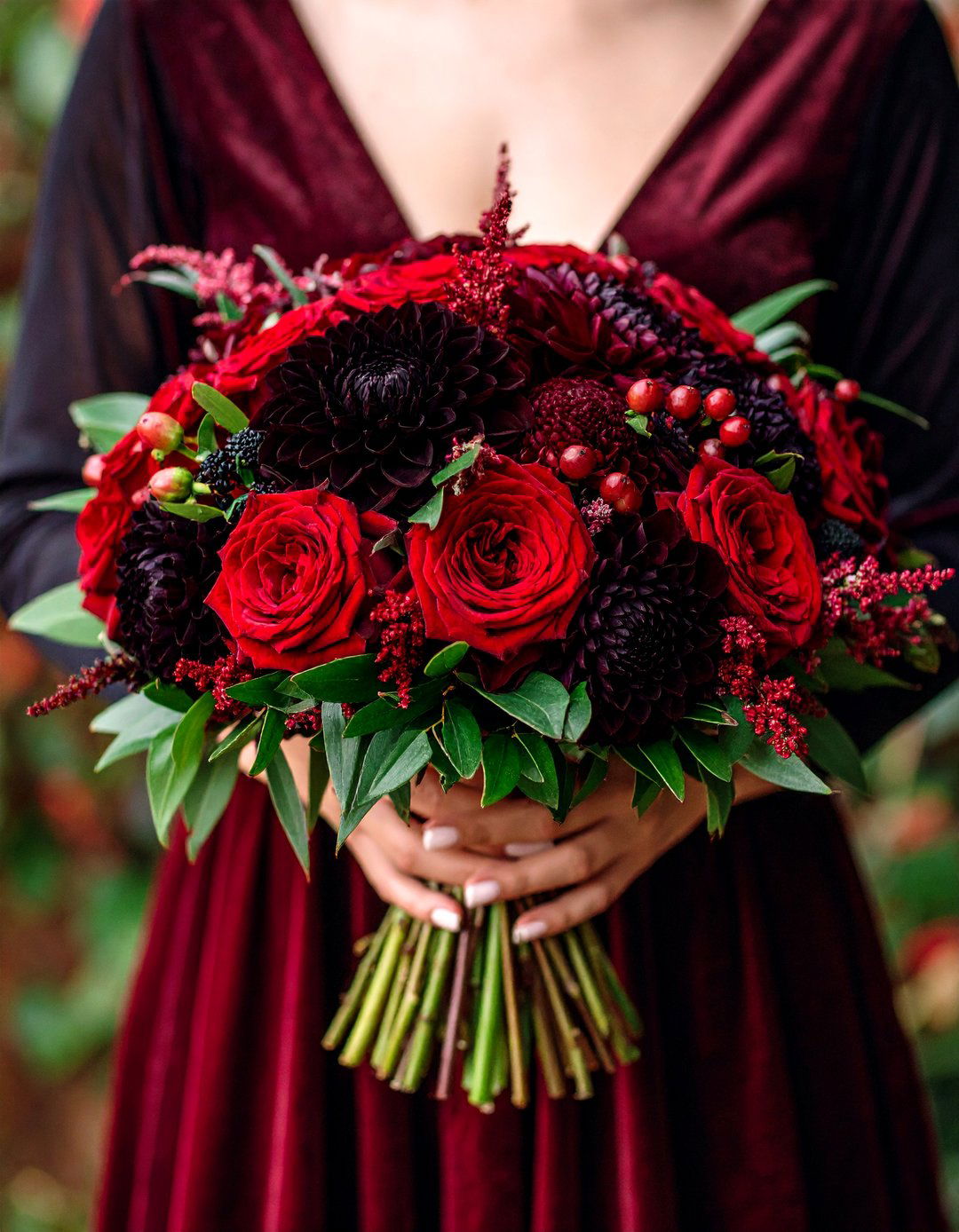 Red and Black Bridal Bouquet Design - 25 Red and Black Wedding Ideas