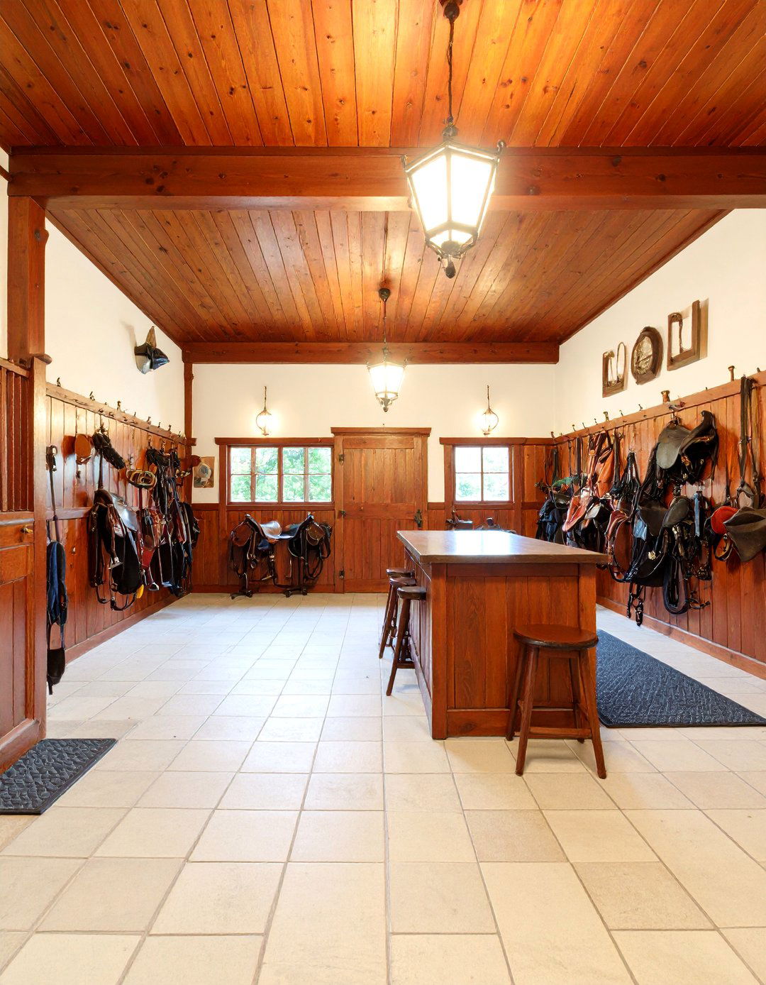 Traditional English Stable Tack Room - 25 Tack Room Ideas