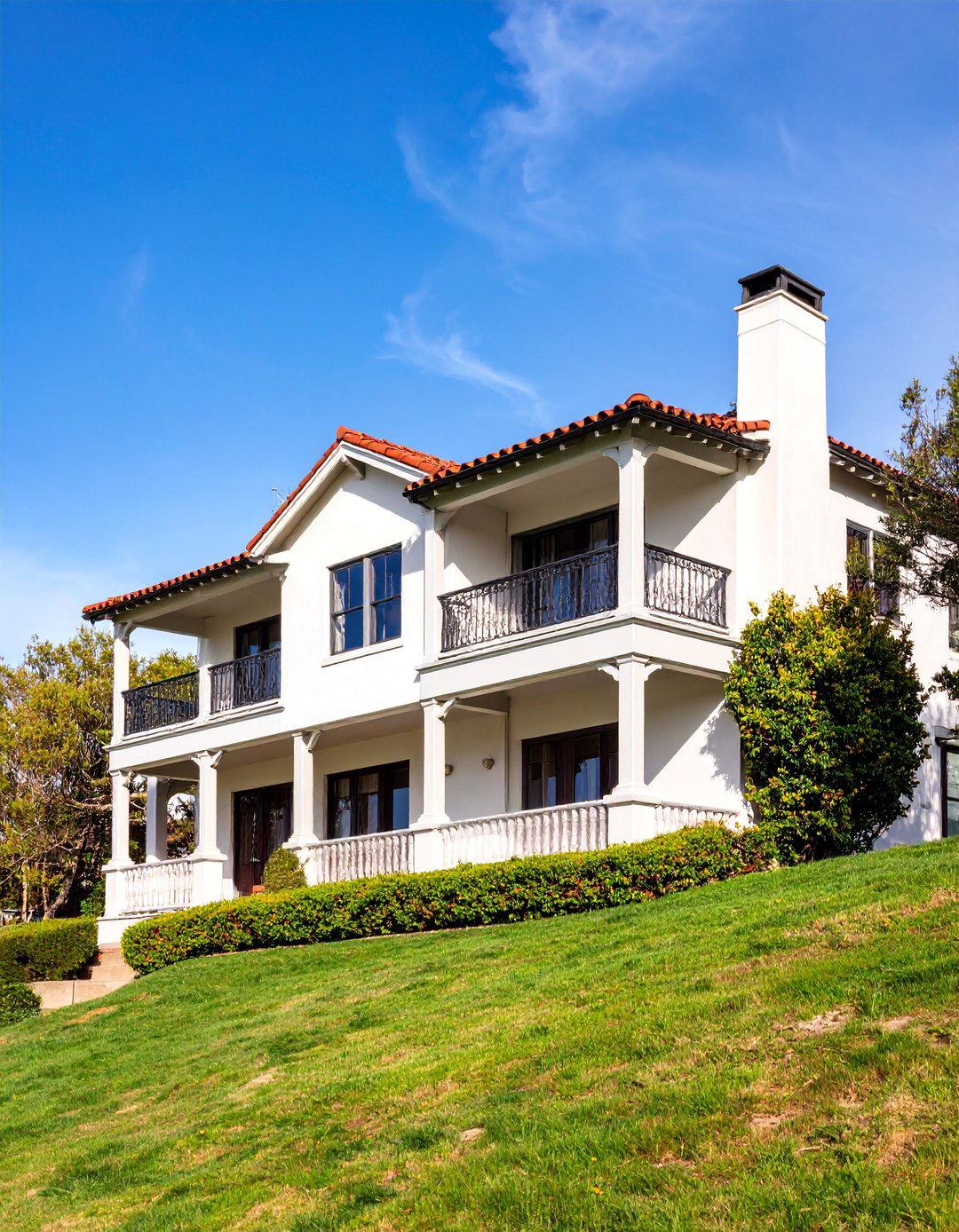 White Monterey Colonial Style - 25 White Home Exterior Ideas